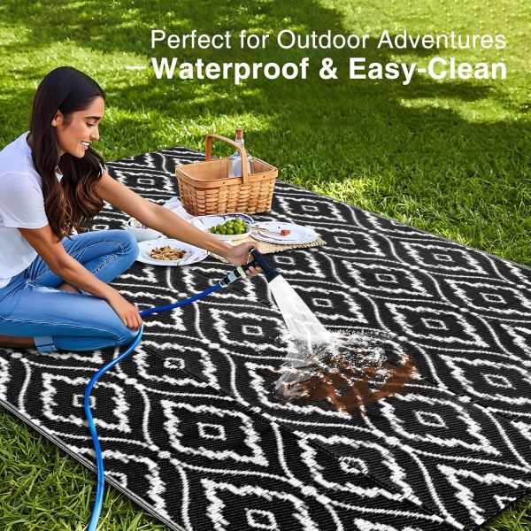 RUGSREAL Outdoor Rug 5x8 ft Waterproof Reversible Braided Mat, Black & White